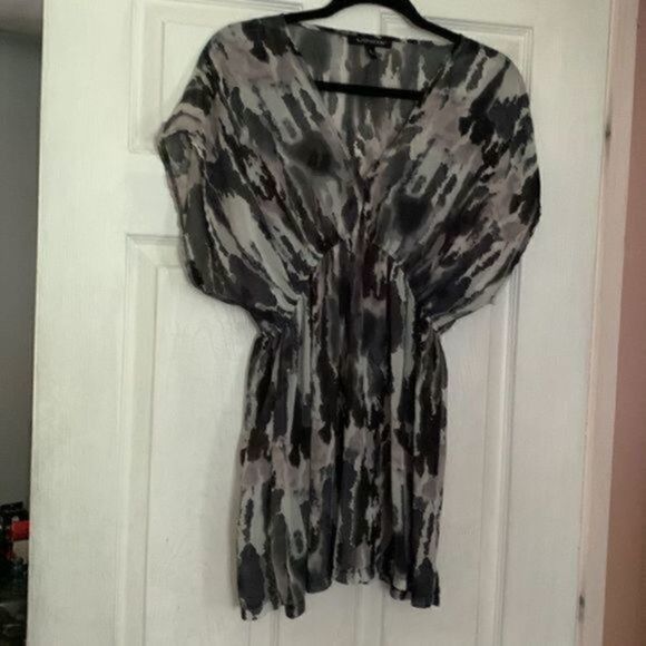Logix gray & black printed sleeveless empire waist beach coverup size small - Picture 4 of 13